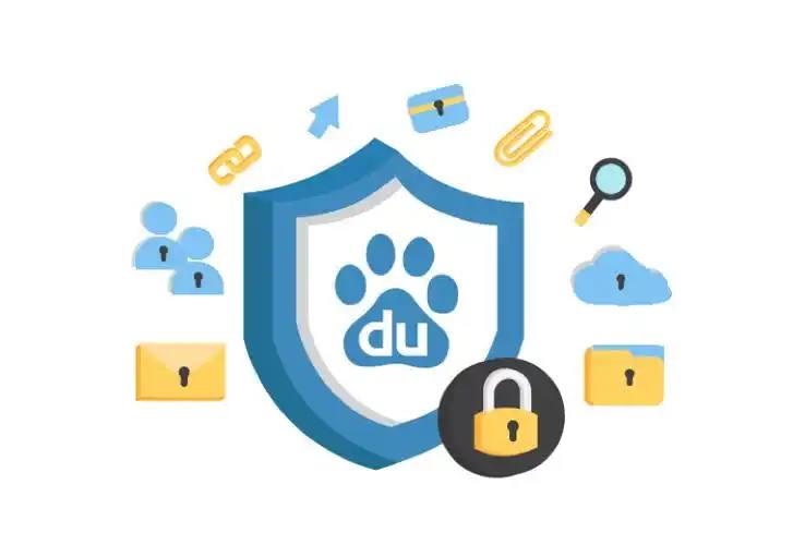 福建太姥山斤游客被卡石缝